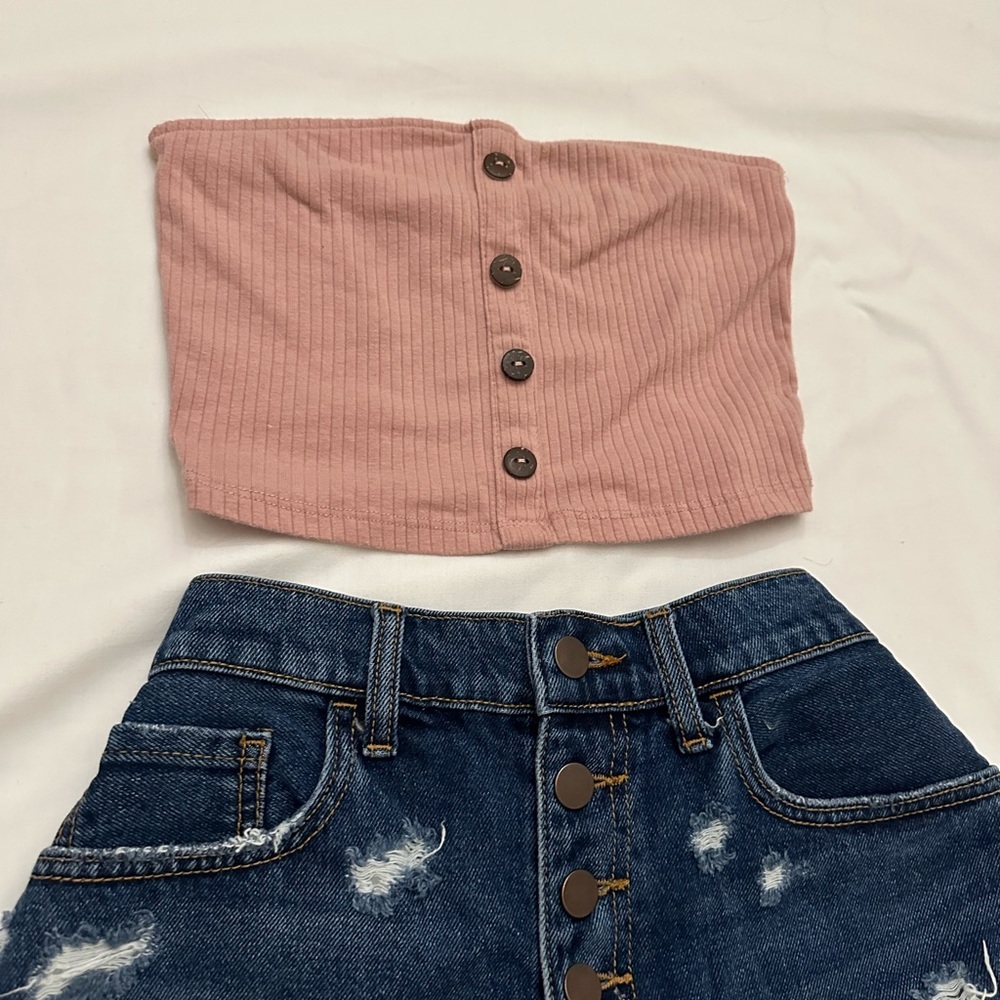 Pink Ribbed Buttoned Tube Top Crop Top Size Small - Picture 3 of 3